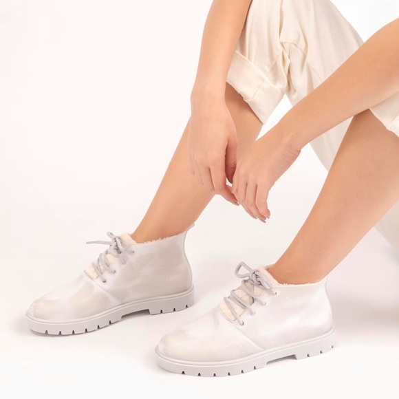 Melissa Shoes - Melissa grey fluffy boot
